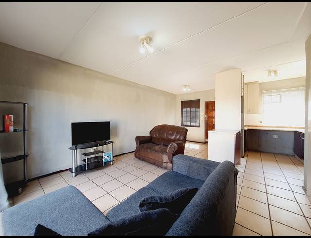2 BEDROOM APARTMENT RENTED IN HALFWAY GARDENS